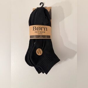 Born Outdoor Quarters Cushioned Black Socks